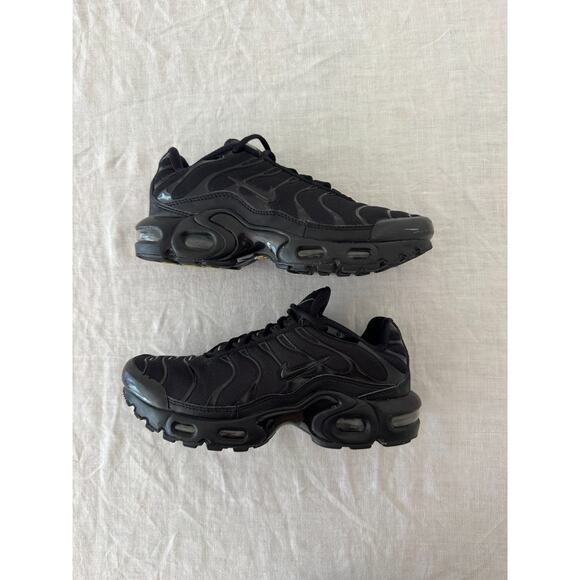 Nike Air Max Plus TN Triple Black Yellow GS Size 5.5Y EUR 38 Sneakers GUC main image 9